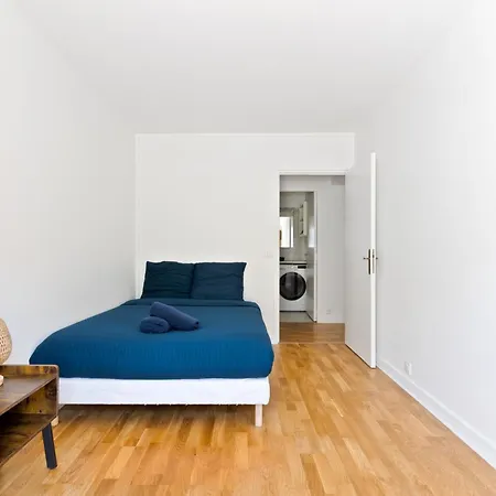 Quartier Luxembourg Free Netflix Apartment